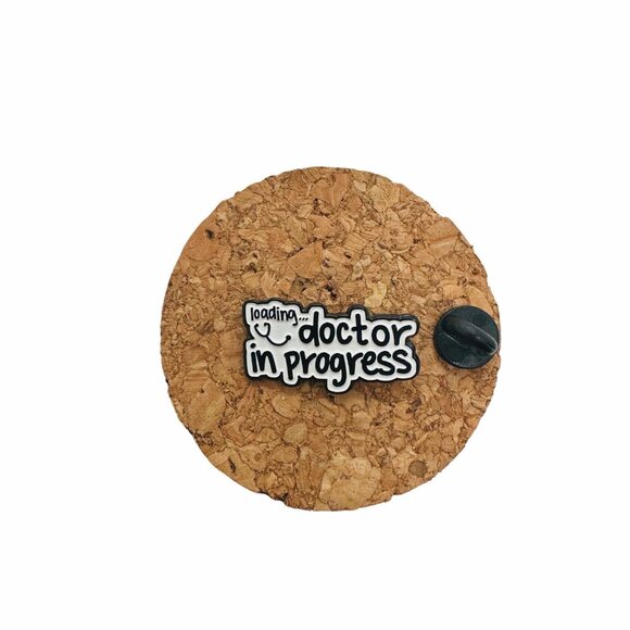 ✨New Oz Enamel Pin Doctor in Progress Medical Themed Brooch White medical gift✨ - Picture 3 of 6